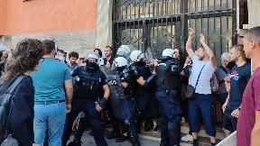 Zaposleni ušli u sud